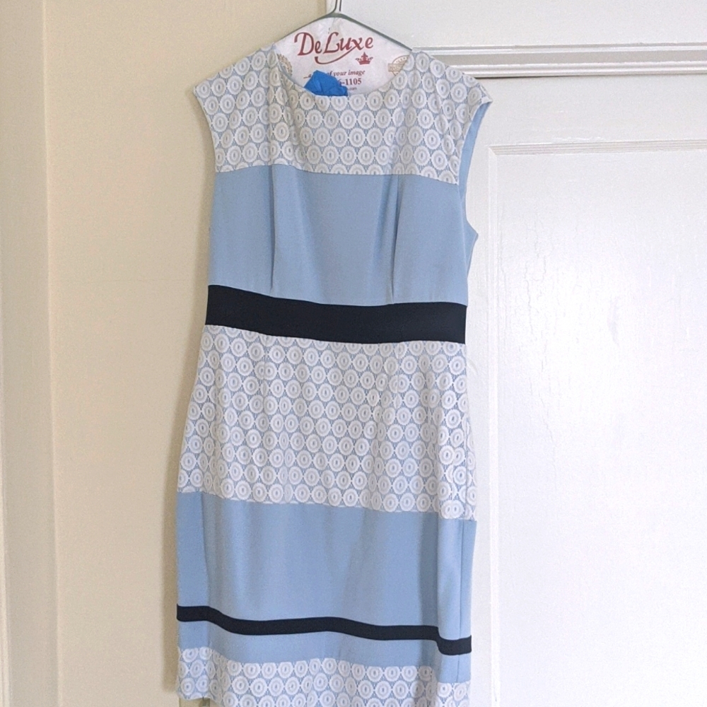 Women's Sandra Darren Spring Blue And White lace Office Wear Dress, Size 12